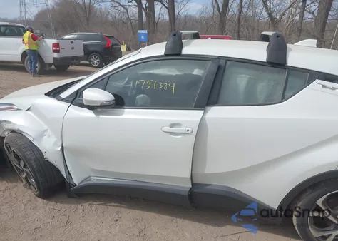 2020 Toyota C-Hr Xle z USA, uszkodzony, nr VIN JTNKHMBX1L1077778
